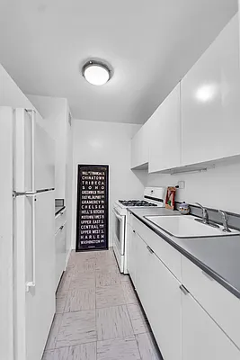 Sold by Compass | media 7