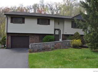514 W Brook Dr, Cortlandt Manor, NY 10567