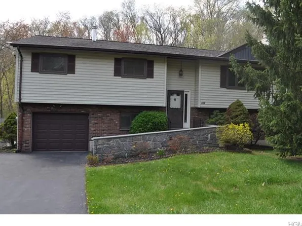 514 W Brook Dr, Cortlandt Manor, NY 10567