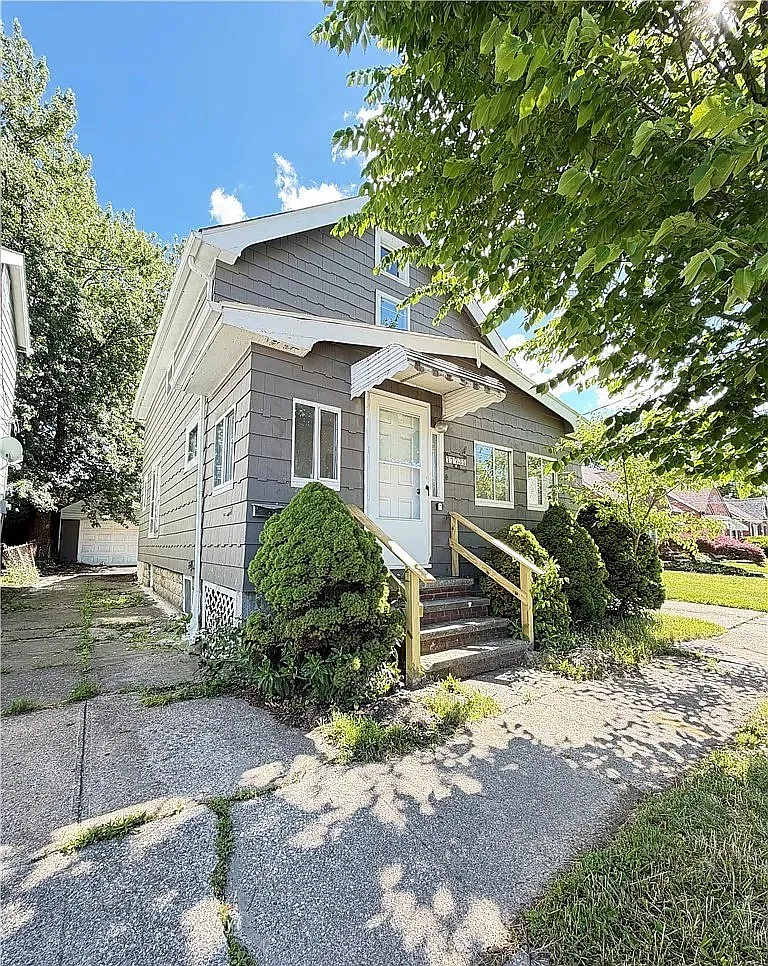 3 bed, $1,600 — Photo 1