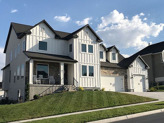 2nd image of 81 E Wayside Dr