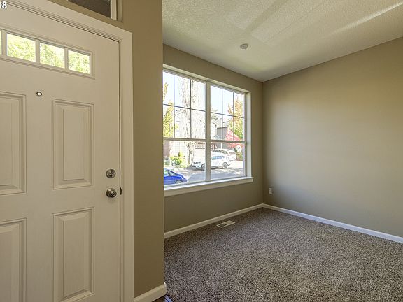 5th image of 3605 NE 43rd St