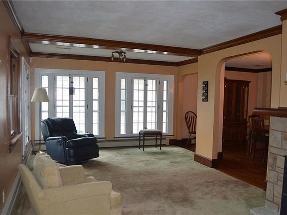 4th image of 6007 Bradley Ave