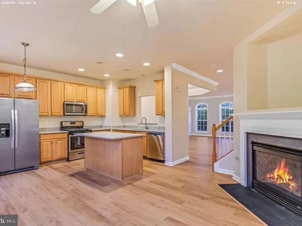 8220 Gunston Commons Way, Lorton, VA 22079