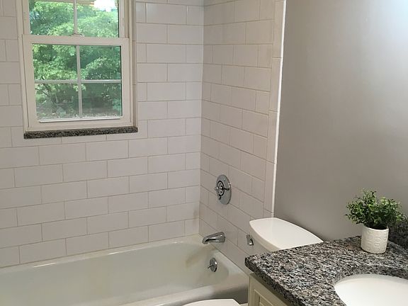 3rd image of 48 Bayberry Ln