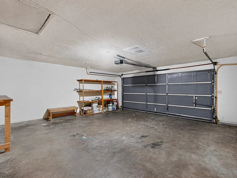 1207 Mistywood Ln — Photo 28