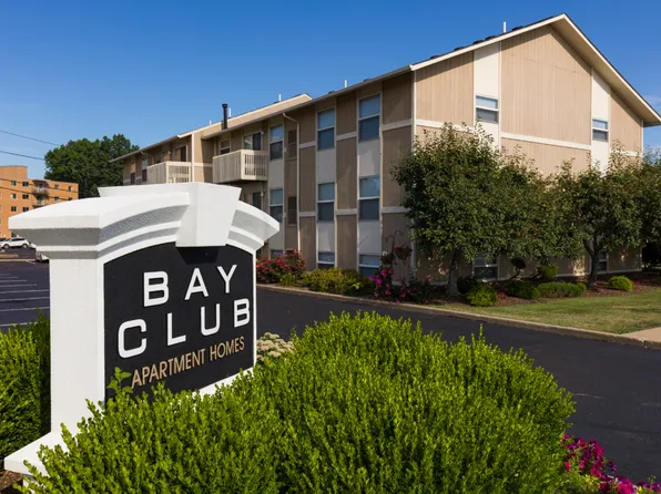 Bay Club Apartments, 32002 N Marginal Dr #F055f505c, Eastlake, OH 44095