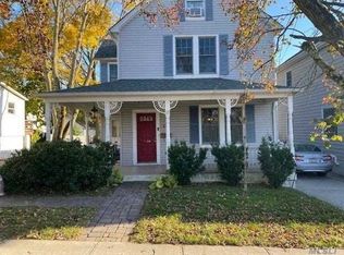 18 2nd St, Manhasset, NY 11030