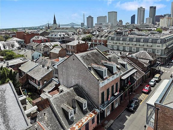 3rd image of 818 Bourbon St #2B