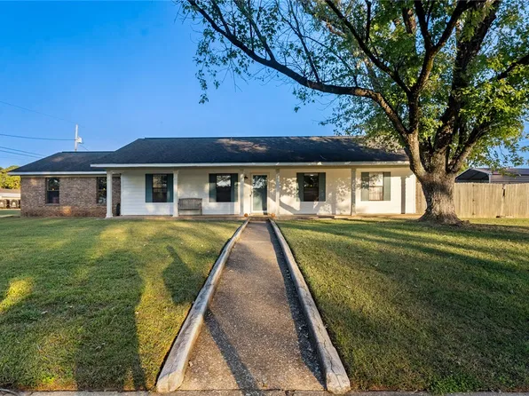 11507 Huntington Pl, Northport, AL 35475