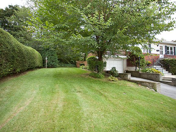 2nd image of 190 Minerva Dr