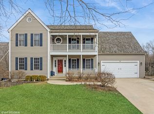 531 Long Hill Rd, Gurnee, IL 60031