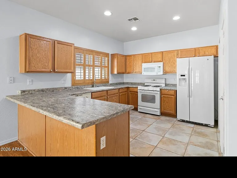 42418 N 46th Ln — Photo 2