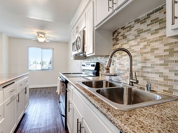 5th image of 15215 Victory Blvd #208