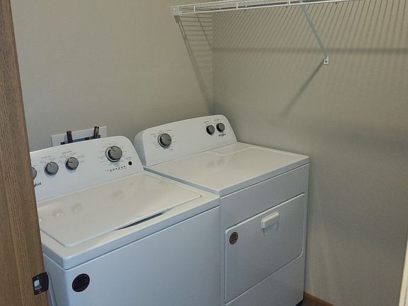 2nd image of 1562 Hartford St #116