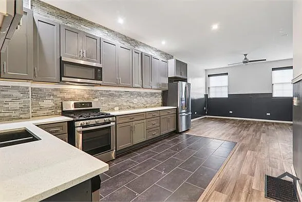 4 bed, $2,300 — Photo 4