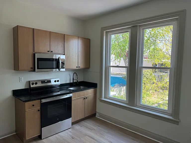 230 S 8th Street — Photo 19