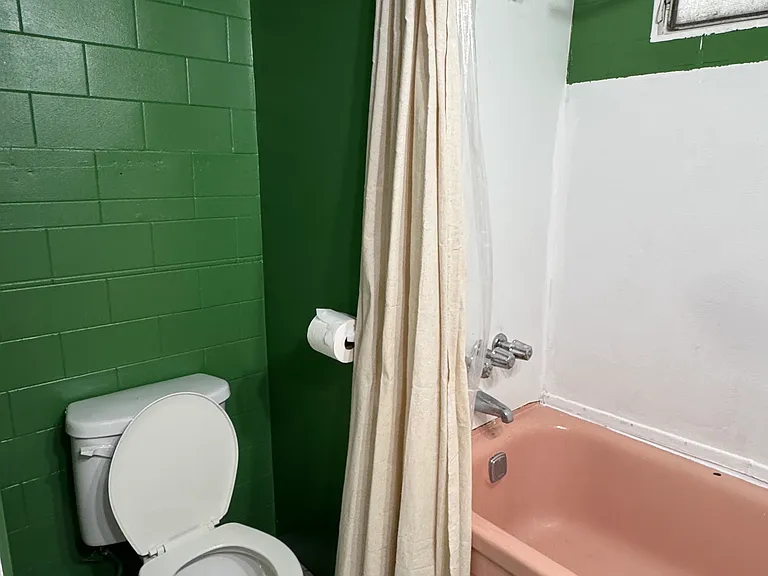 817 SW 1st Pl — Photo 8