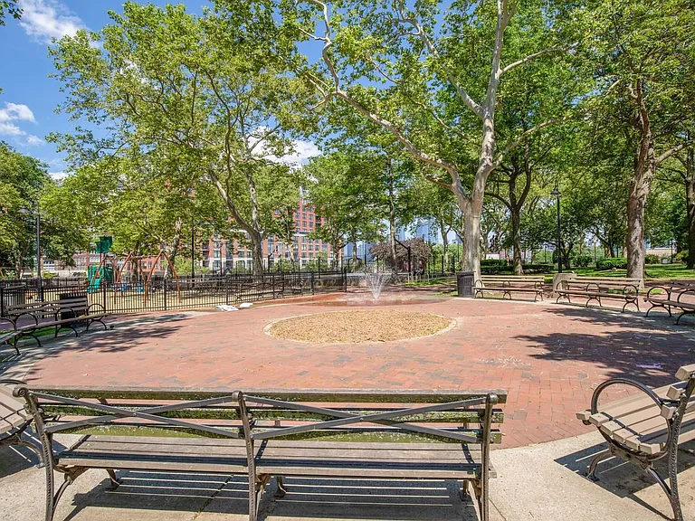 1000 Hudson St #406 — Photo 20