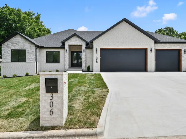 306 Park Cir, Sparta, MO 65753