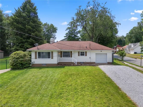 1068 Hilbish Ave, Akron, OH 44312