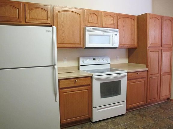 3rd image of 6000 S Buckhorn Ave Unit 101