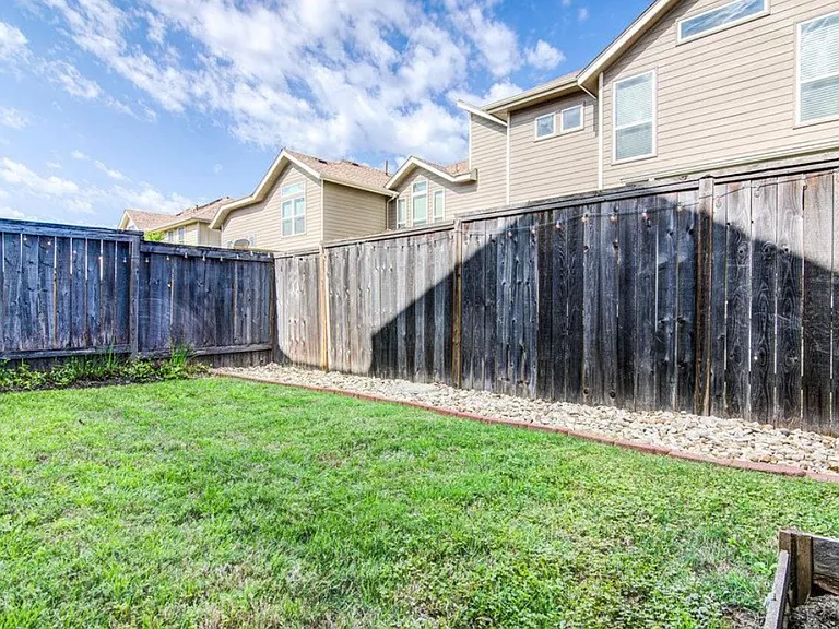 7508 Easy Wind Dr — Photo 13