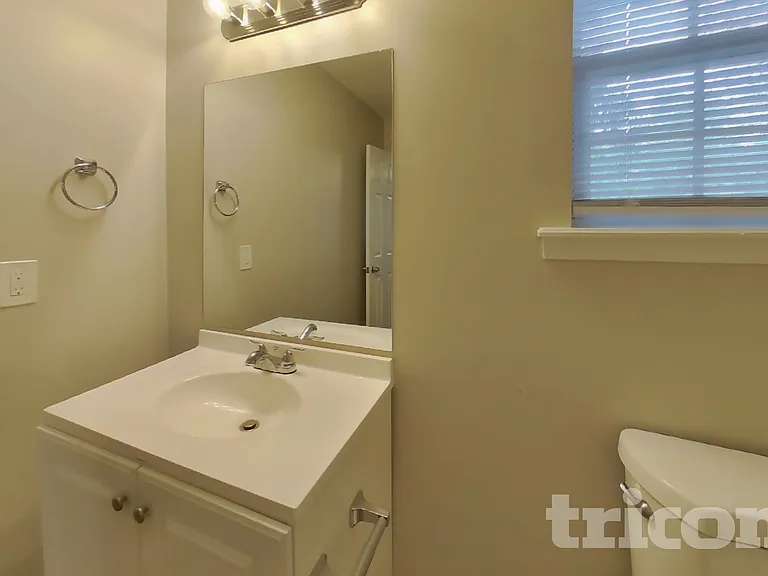 120 Huntwood Trl — Photo 7