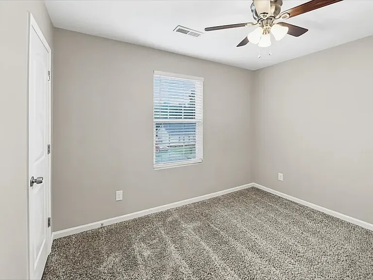 1381 Steven Dr — Photo 5