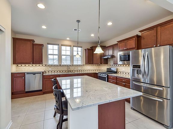 5th image of 2921 Stoney Creek Dr
