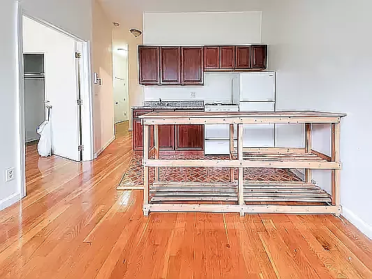 Rented by Friedman Mayer, LREB | media 1