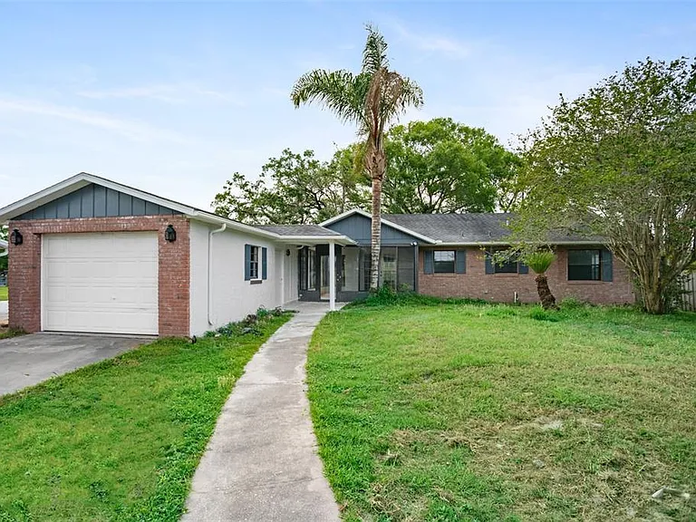 28046 Lois Dr — Photo 1