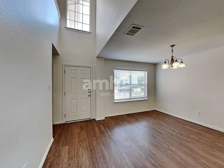 210 Phillips St — Photo 7