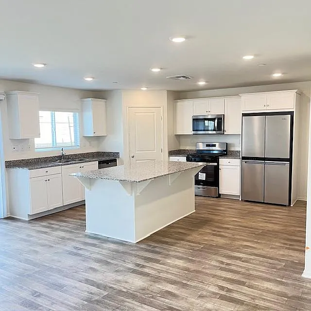 3 bed, 2.5 bath, 1575 sqft, $2,895 — Photo 3