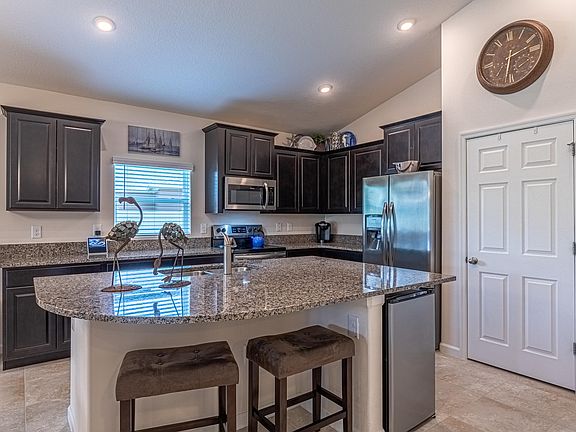 5th image of 661 Flowerwood Dr SE