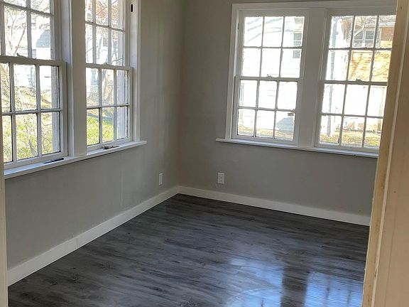 4th image of 904 Garland Ave