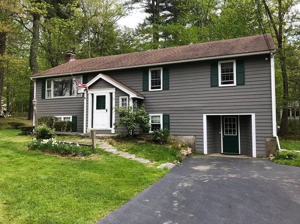 15 Woodlawn Dr, Sturbridge, MA 01566
