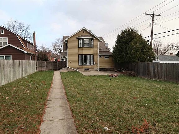 3rd image of 1260 E Lasalle Ave
