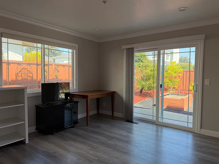 739 Hibernia Way — Photo 15