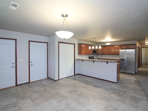 4th image of 281 Vernon Dr Unit 4