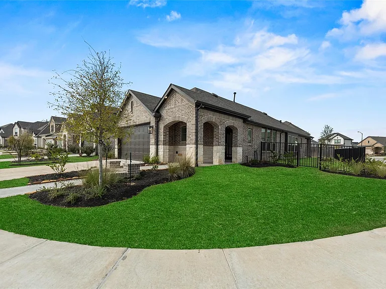 18402 Mesquite Flats Trl — Photo 26