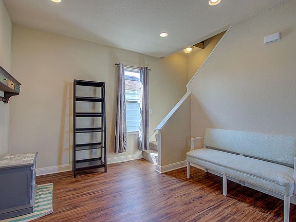 4th image of 3908 E Hammond Ave
