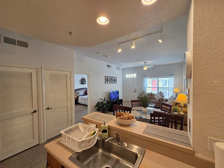 4600 Yellowgold Rd W #106 — Photo 7