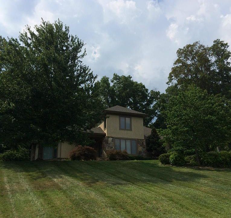 1st image of 260 Conkinnon Dr #3