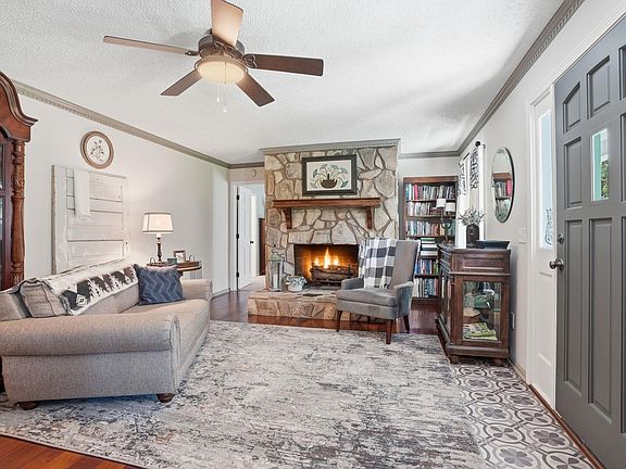 5th image of 333 Flatrock Rd