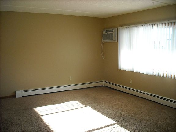 5th image of 2630 9th Ln APT 114