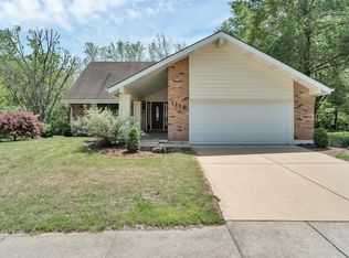 1119 Pinrun Dr, Ballwin, MO