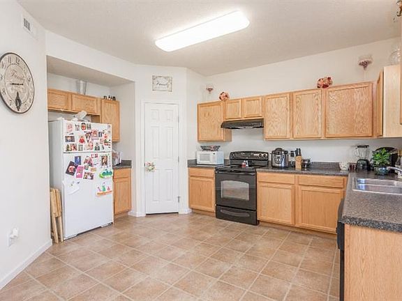 5th image of 4344 Bergamot Dr