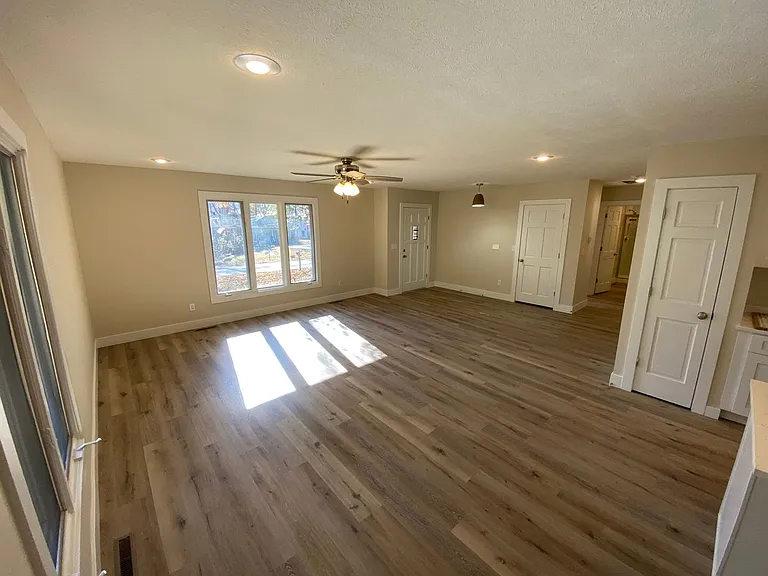 3700 E Cherry St — Photo 6