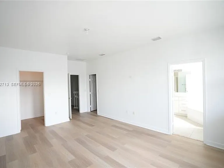 10440 NW 61st Ln #Townhouse 10440 — Photo 12